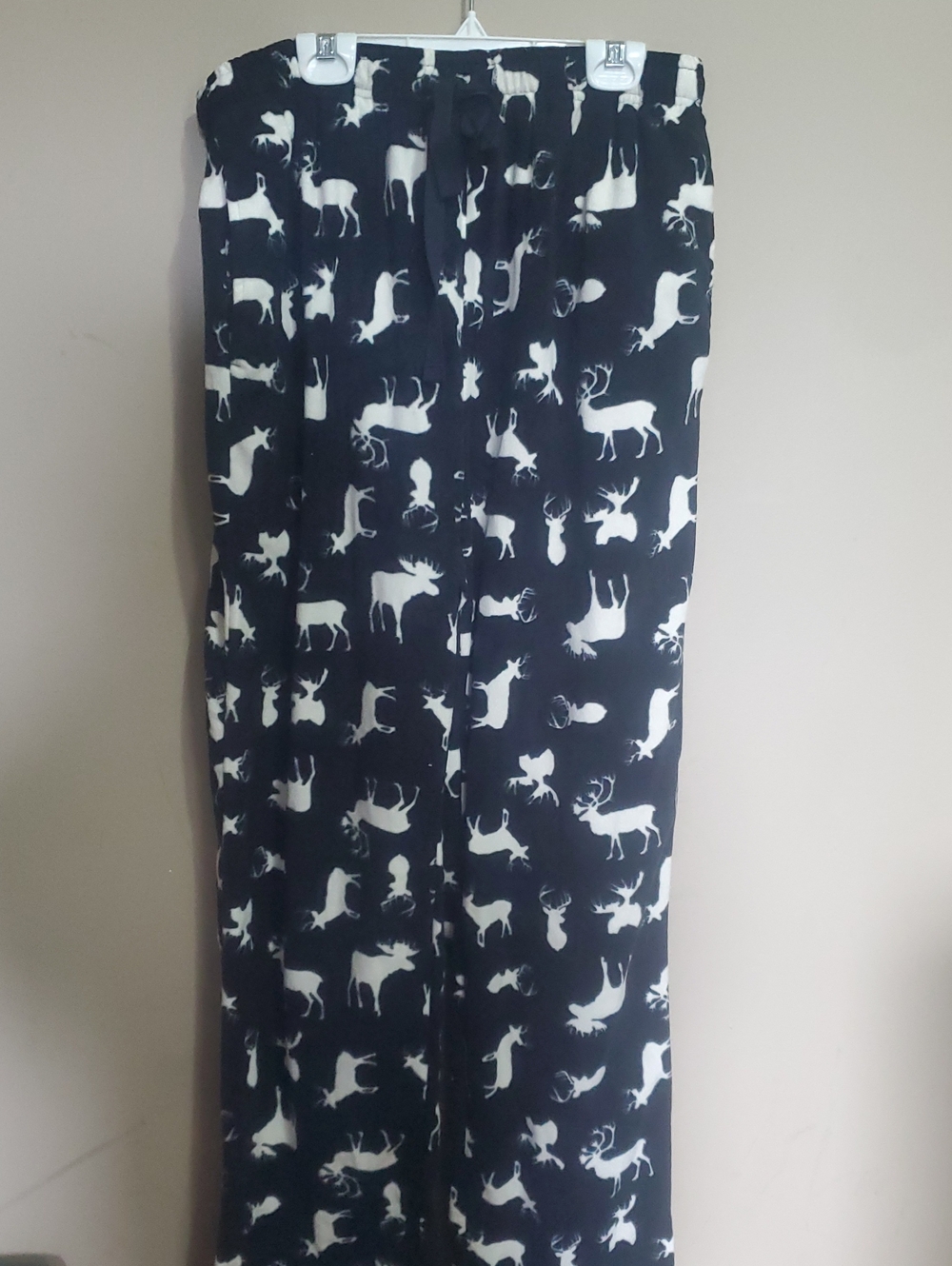 Mountain Ridge Black Pajama Pants with Cream Deer Print Size Medium